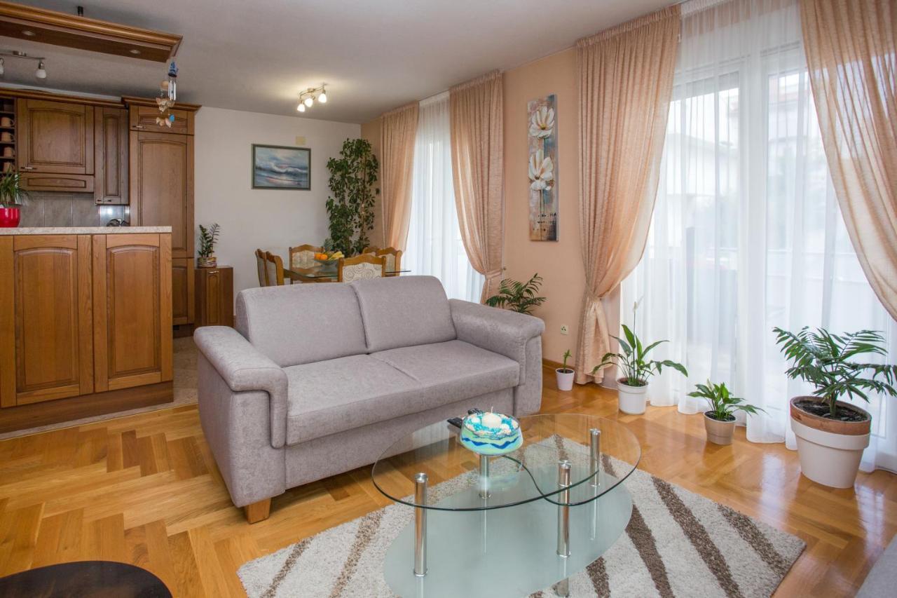 Apartments Magdalena Stobreč Εξωτερικό φωτογραφία